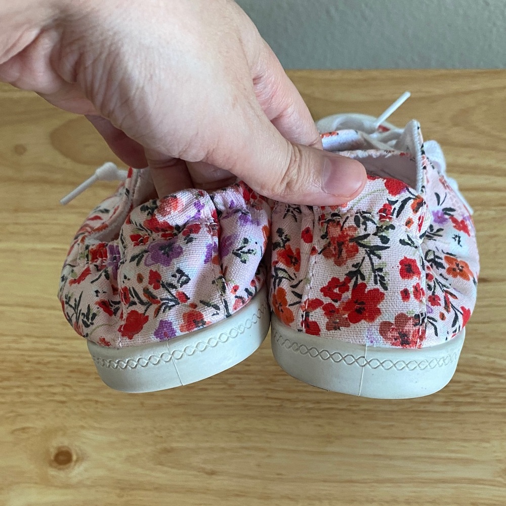 Time and Tru Women’s Floral Sneakers - Picture 7 of 11